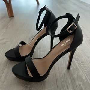ALDO HEELS ONLY WORE A COUPLE OF HOURS